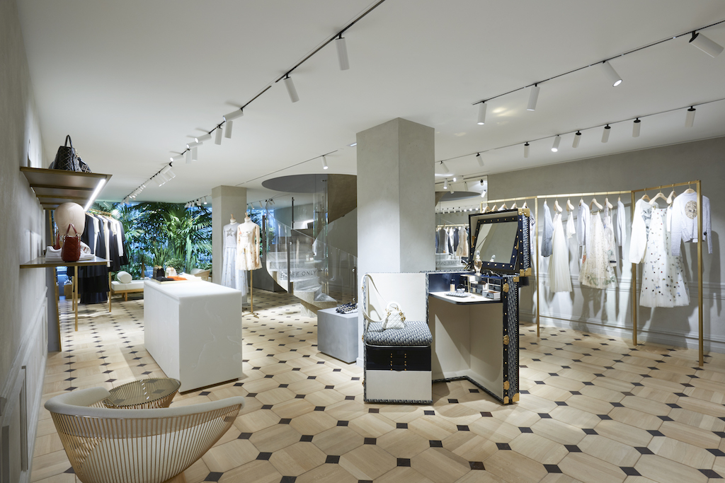 THE SPRING-SUMMER 2017 DIOR COLLECTION POP-UP STORES - MODERN CULTURE ...