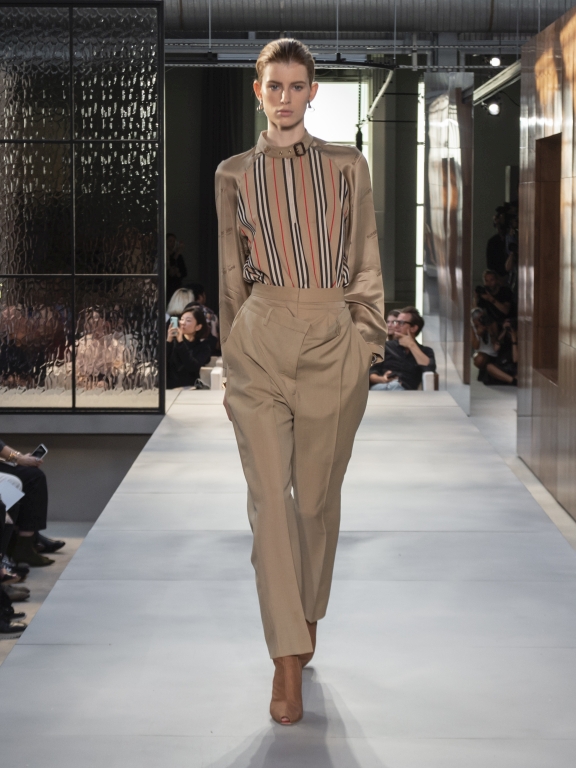 riccardo tisci burberry first collection