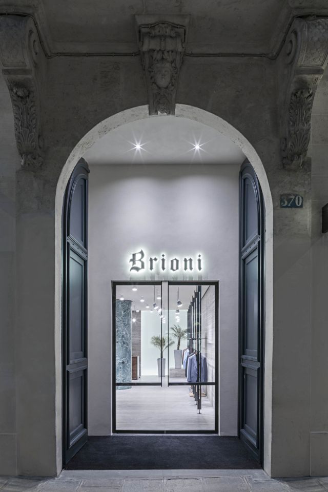 Brioni boutique by David Chipperfield Architects, rue Saint Honore, Paris, France. Photo : Kristen Pelou